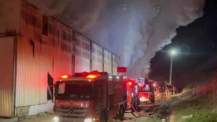 Tuzlada geri dönüşüm tesisinde yangın
