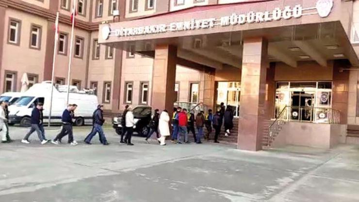 Güzel kadın fotoğraflarıyla dolandıran Elit aşk çetesi çökertildi