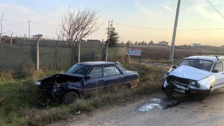 Tekirdağda iki otomobilin çarpıştığı kazada 3 kişi yaralandı