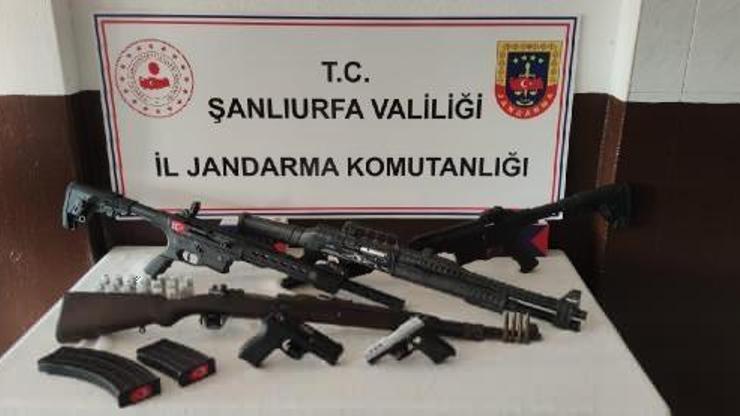 Şanlıurfada, husumetli ailelerin evlerinde çok sayıda silah ele geçti