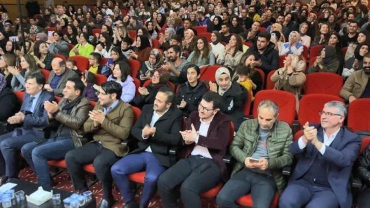 Midyatta öğretmen ve öğrencilerden moral konseri