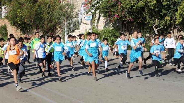 Kaşta Atatürk Kır Koşusu düzenlendi