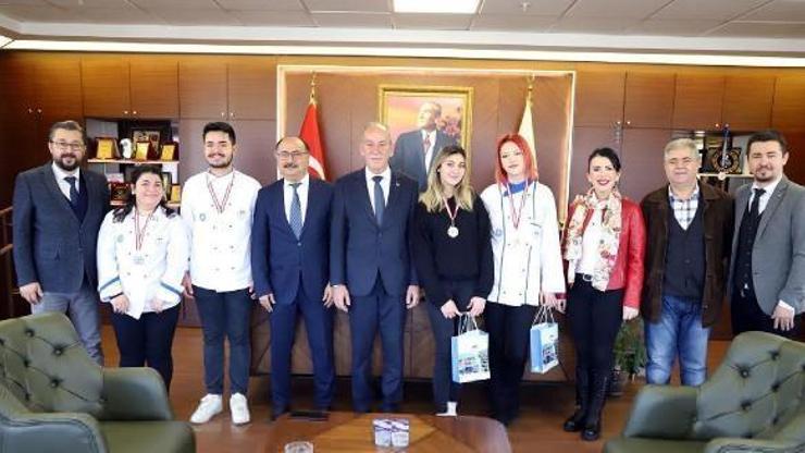 İstanbul Mutfak Günleri Yemek Yarışmasından madalya ile döndüler