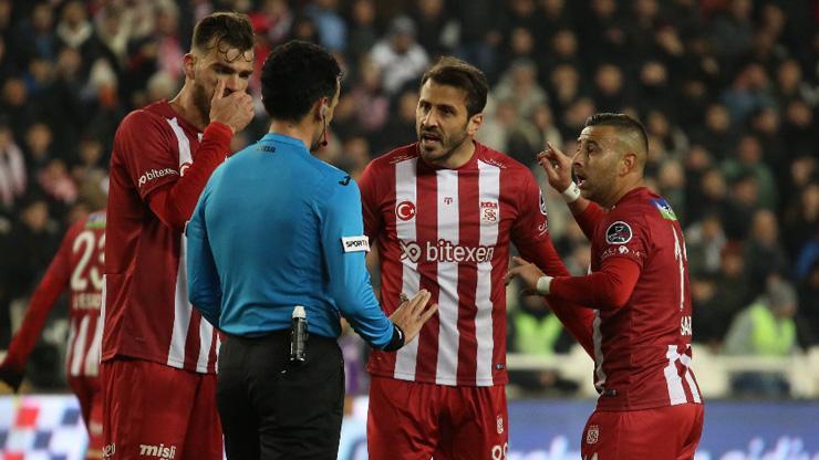 DG Sivasspor-Galatasaray maçına soruşturma