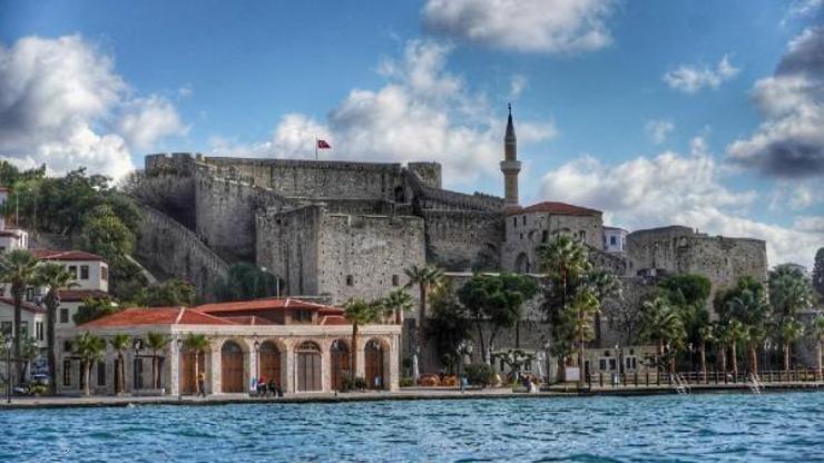 Restore edilen atıl durumdaki Çeşme Gümrük Binası, Kent Müzesi olacak