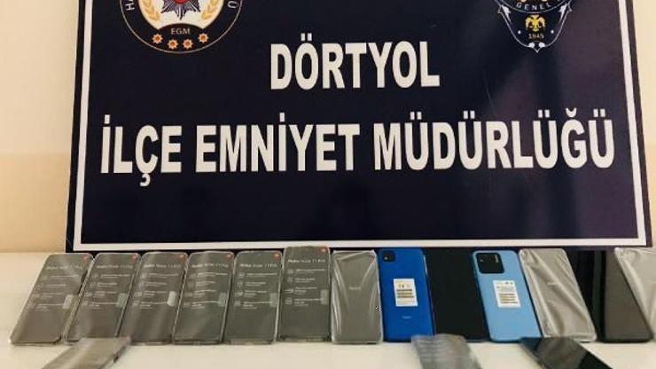 Hatay’da 16 gümrük kaçağı telefon ele geçirildi