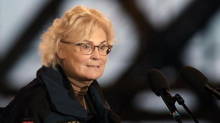 Almanya Savunma Bakanı Christine Lambrechtten istifa kararı