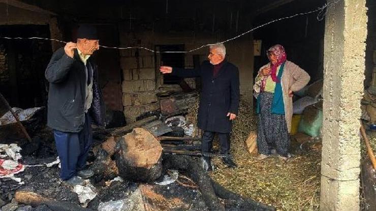 Ahırda çıkan yangını itfaiye söndürdü