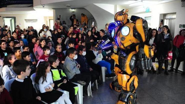 Balçovada geleceğin mucitlerine Robot Show