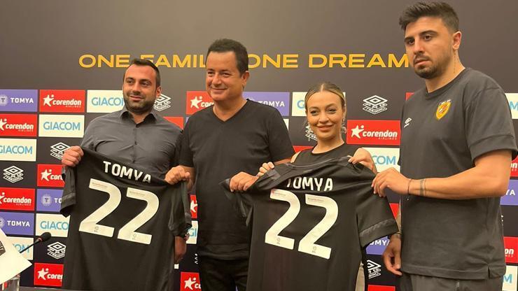 Acun Ilıcalı, Hull City ile 1inci yılında