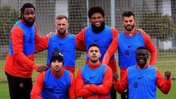 Antalyasporun Galatasaray maçı kadrosunda 5 eksik var