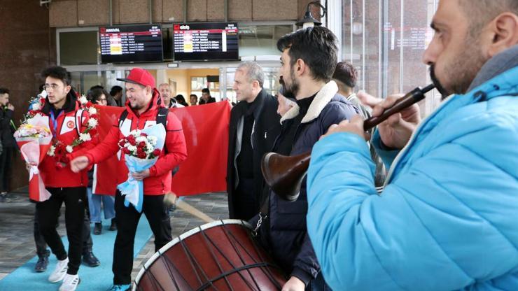Furkan Akara Erzurumda coşkulu karşılama