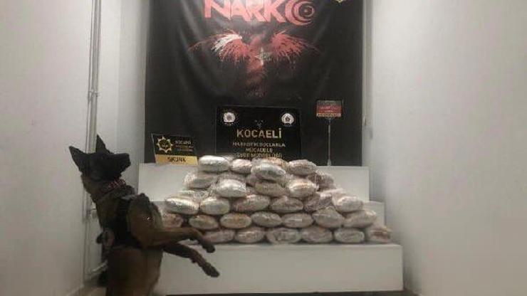 Polisten kaçarken uyuşturucu dolu çantaları ormana bıraktı