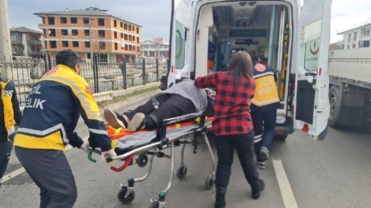 Kırmızı ışıkta bekleyen otomobile çarptı: 1 yaralı