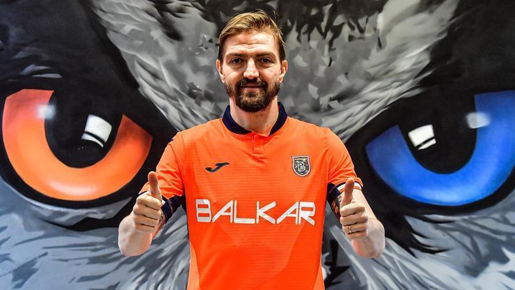 Son dakika... Caner Erkin resmen Medipol Başakşehirde