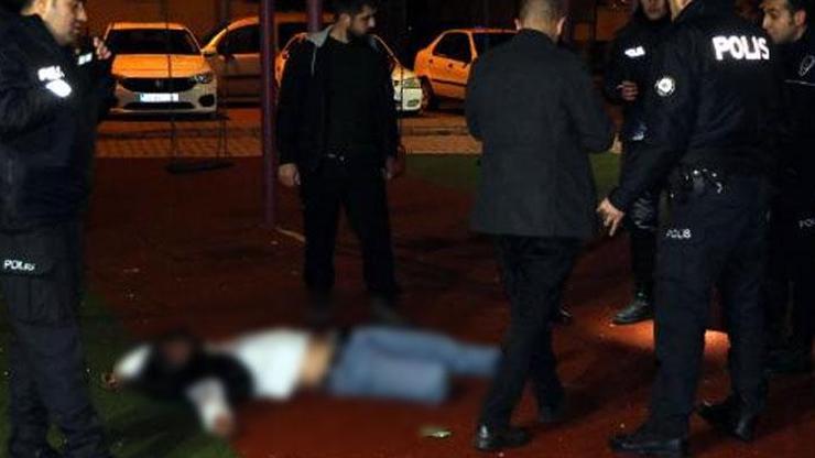 Alkollü şüpheli bıçakla saldırdıktan sonra olay yerinde bayıldı: 1 yaralı