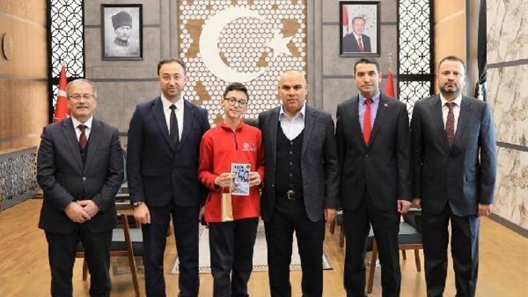 Resimdeki Sır projesiyle Türkiye üçüncüsü oldu