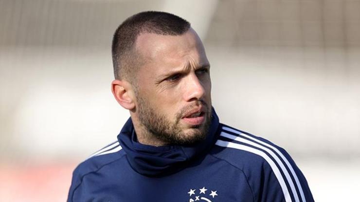 Ajaxın teknik direktörü John Heitinga oldu