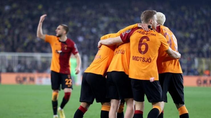 Galatasaraydan Fenerbahçeye puan farkı göndermesi