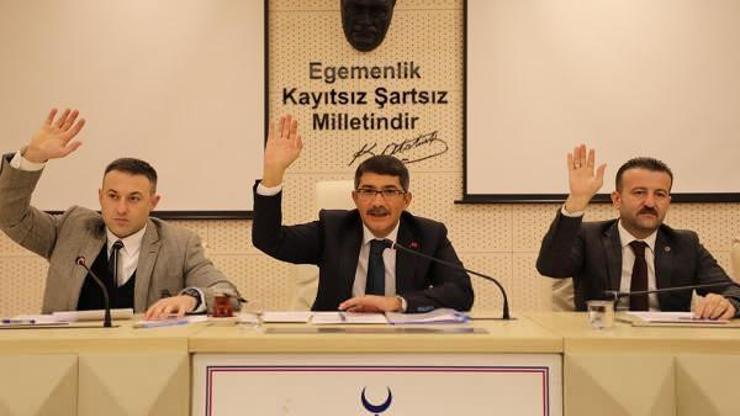Şehzadeler Belediye Başkanı Ömer Faruk Çelik, belediye meclis üyelerine projelerin son durumunu anlattı