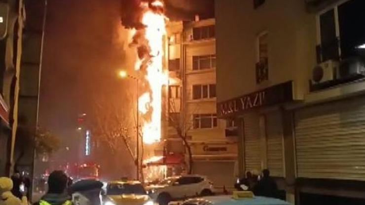 Fatih’te restoranın bacasından çıkan alevler iş hanını sardı