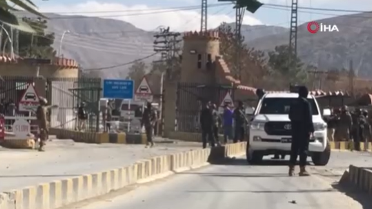 Pakistanda bombalı saldırı: 8 yaralı
