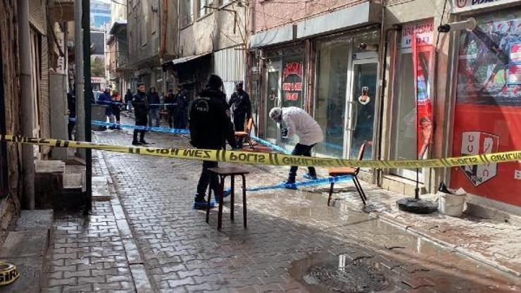 Sokakta tartıştığı amcasını tabancayla ağır yaraladı