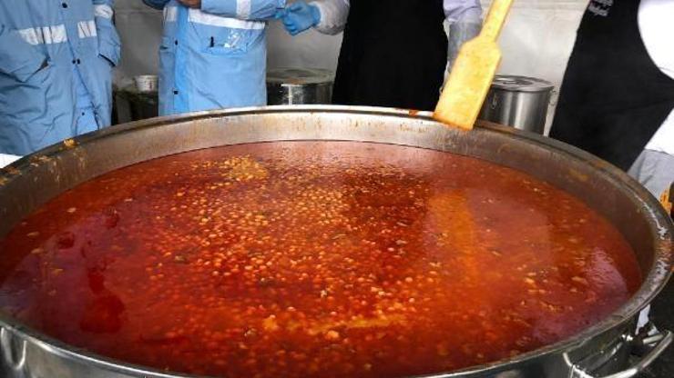 Ümraniye’de 2 tona yakın İspir kuru fasulyesi dağıtıldı
