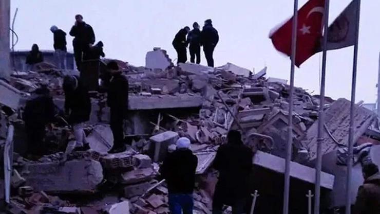 Sporcular enkaz altında kaldı