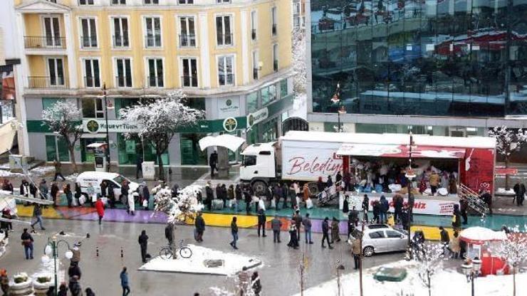 Boludan, 24 TIR yardım malzemesi