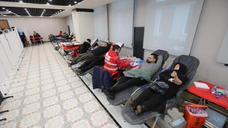 Başakşehir’de depremzedeler için kan bağışı yapıldı