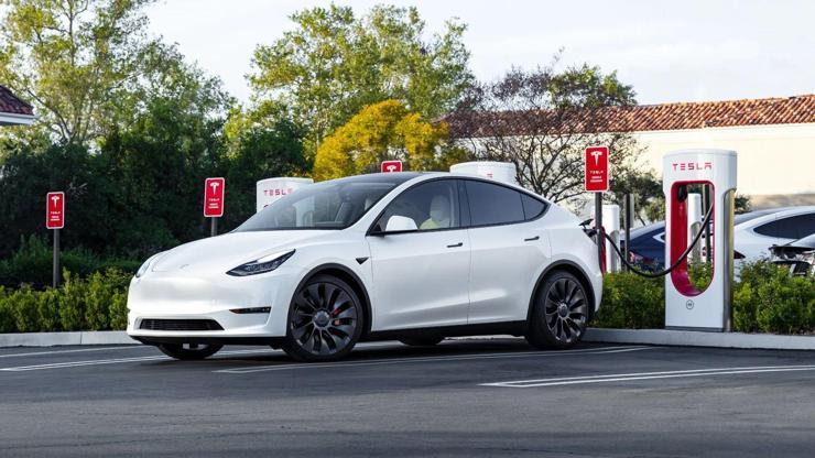 Tesla, çip sıkıntısıyla boğuşuyor