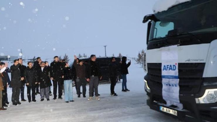 Kars’tan deprem bölgesine 33 TIR yardım gönderildi