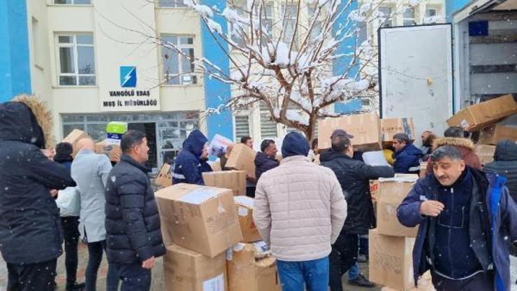 Muş’ta VEDAŞ personelleri depremzedeler için seferber oldu