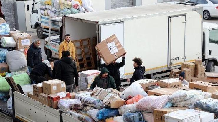 AK Parti İzmir İl Başkanı Sürekli: 40 TIR’ı yola çıkardık