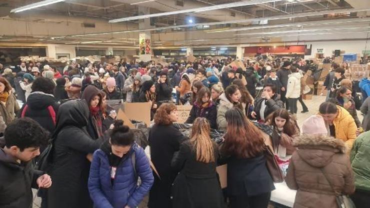 Binlerce kişi yardımları düzenlemek için gönüllü oldu