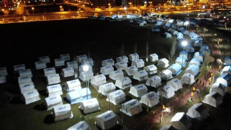 Diyarbakır’da çadır kent gece havadan görüntülendi