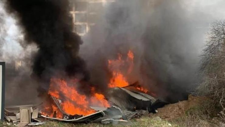 İşçilerin kaldığı 32 yataklı konteyner ev alev alev yandı