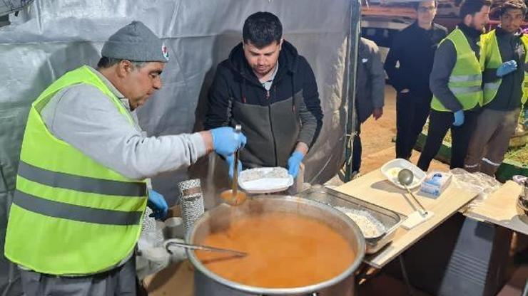 Kepez depremzedeleri bağrına bastı