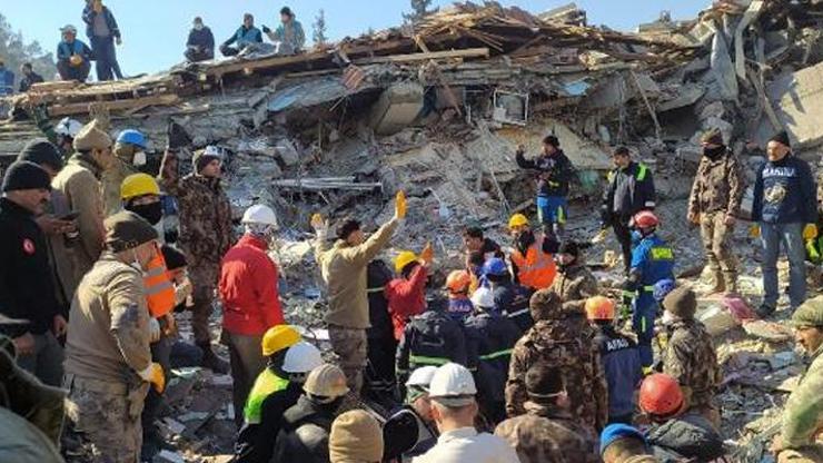 9 yaşındaki Zeliha, Hakkariden giden ekip tarafından 128 saat sonra kurtarıldı