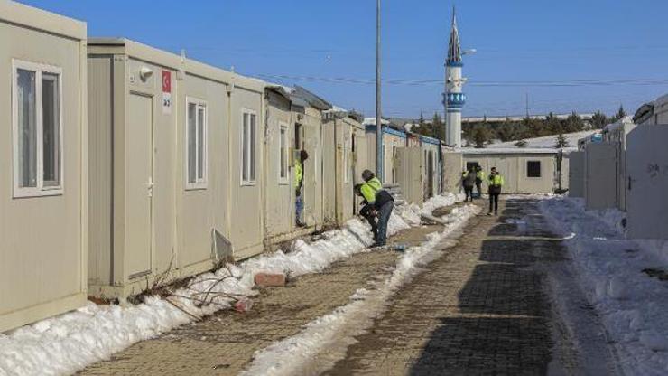 Vandan giden ekip, Malatyada konteyner kent kurma çalışmalarına katılıyor