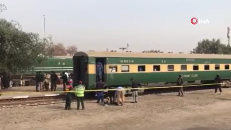 Pakistanda trende patlama: 1 ölü, 4 yaralı