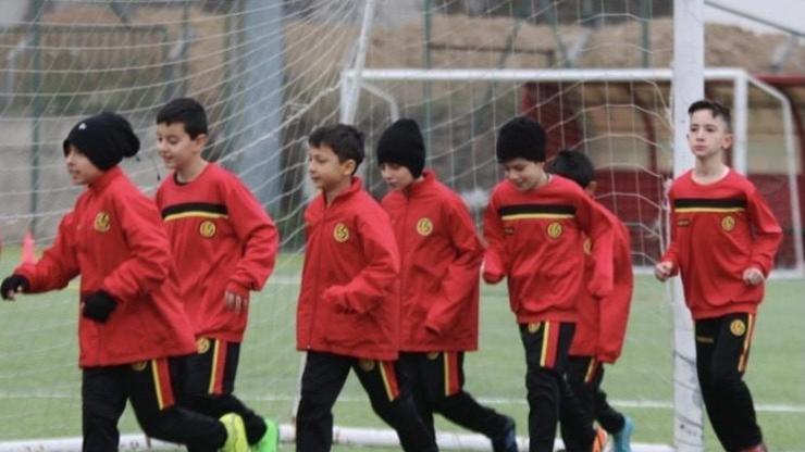 Eskişehirspor depremzede çocukları unutmadı