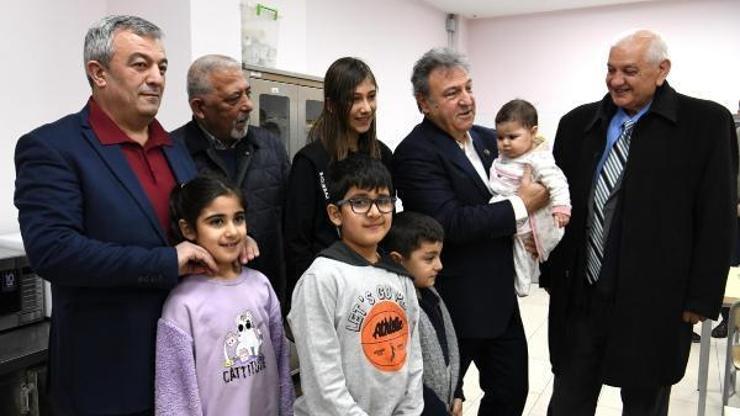 Bornovada depremzede çocuklar için oyun alanı ve kütüphane