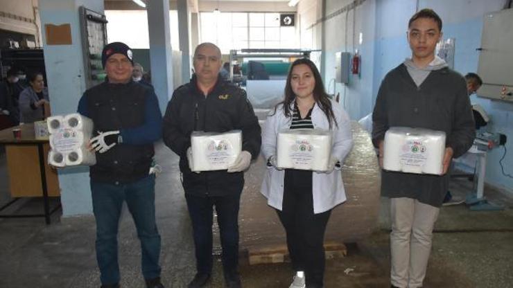 İzmirde liseliler depremzedeler için havlu kağıt üretiyor