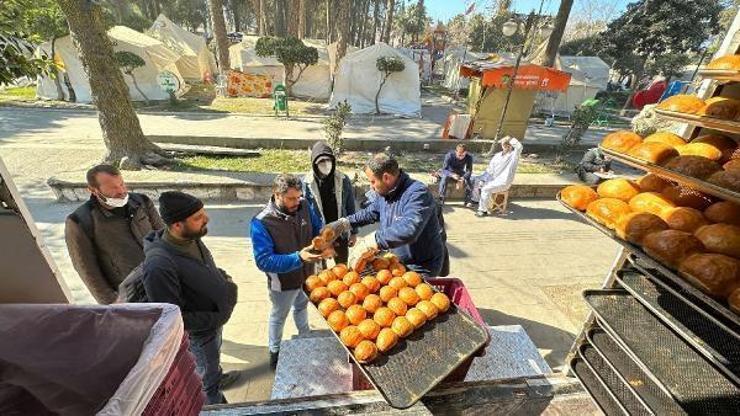 Konya, Hatayda günlük on binlerce kişiye yemek dağıtıyor
