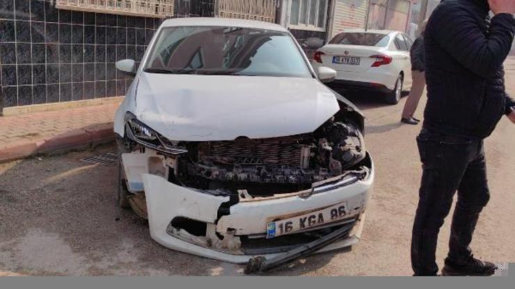 İnegölde 3 kişinin yaralandığı kaza kamerada