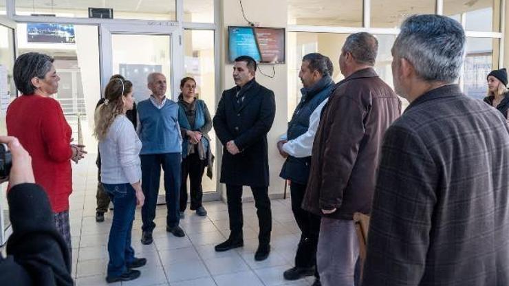 Kuşadası Belediye Başkanı Ömer Günelden depremzedelere geçmiş olsun ziyareti