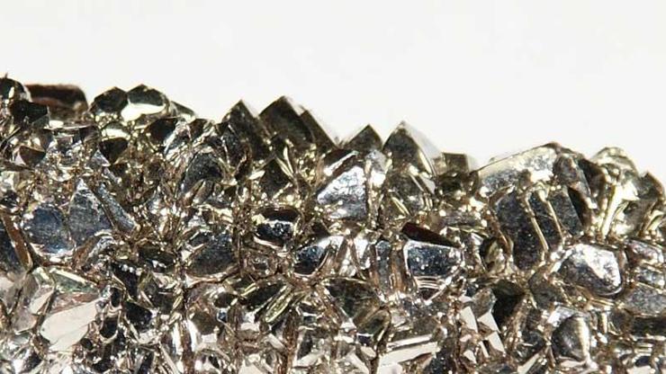 Titanyum çubuk nedir Titanyum metali güçlü mü Sembolü nedir Titanyum çubuk nerelerde kullanılır