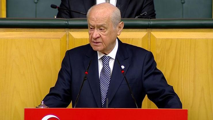 Son dakika... Bahçeliden tribündeki sloganlara tepki: Sporu siyasileştirmeye çalışanlar alçakça kurgu içinde
